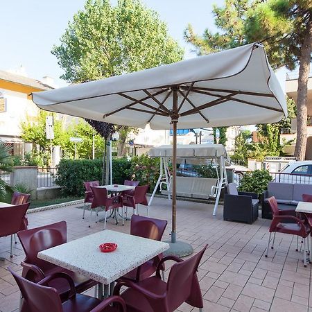 Hotel Gabry Cervia Buitenkant foto