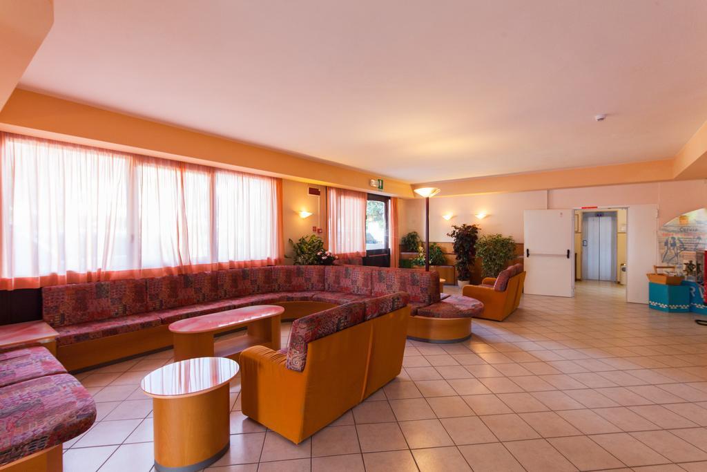 Hotel Gabry Cervia Buitenkant foto