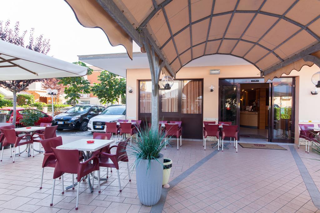 Hotel Gabry Cervia Buitenkant foto
